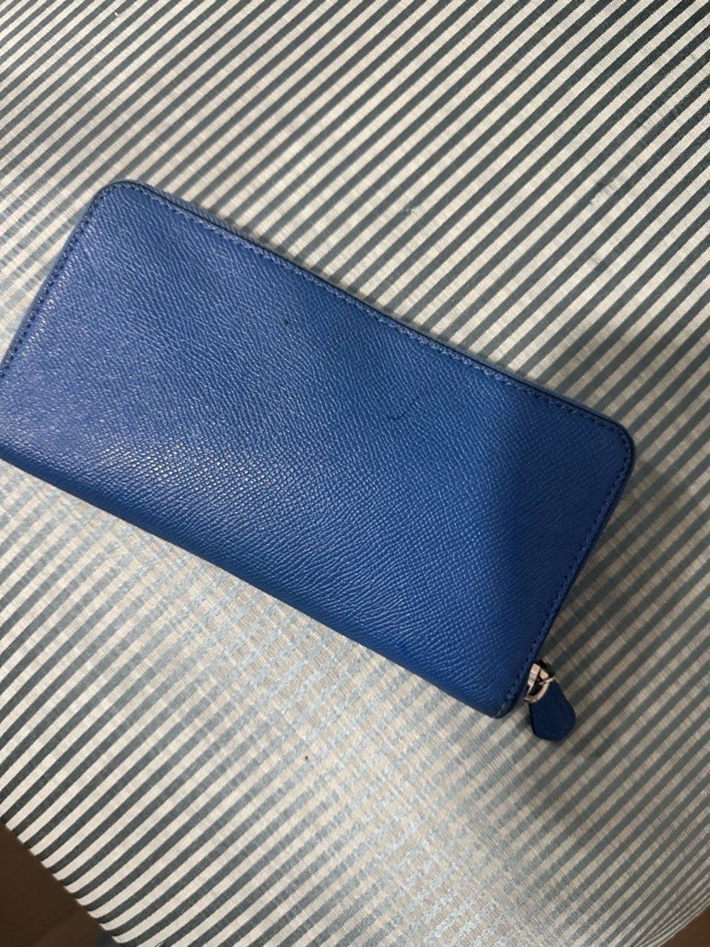 Coach Royal Blue Zip Wallet with Gold Logo - Picture 2 of 8